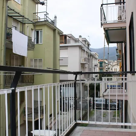 Appartamento Casa Emma 400 Mt Dal Mare *